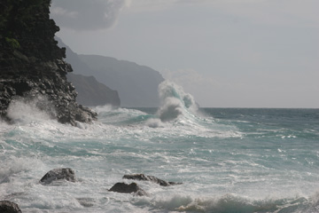 Waves against the Na Pali Cliffs from Ke'e Beach