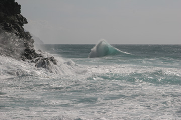 Waves against the Na Pali Cliffs from Ke'e Beach